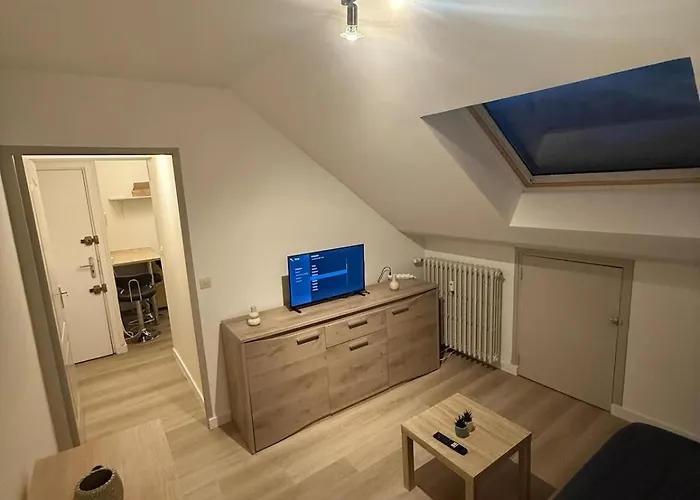 Renovated Place Saint-sauveur, Center *